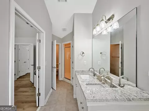 Bath - 2502 Gadsen Walk, Duluth, GA 30097 photo 5 of 6