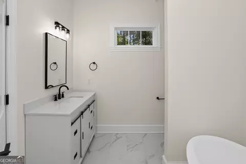Bath - 166 Midway Rd, Barnesville, GA 30204 photo 6 of 7