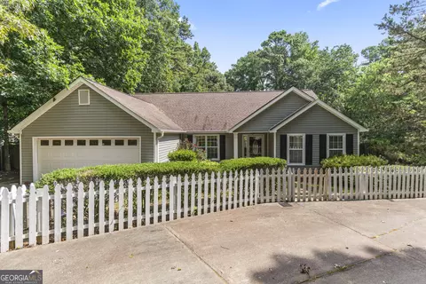 22 Maddox Rd SE, Acworth, GA 30102
