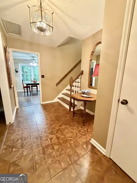 207 Cheyenne Dr, Lagrange, GA 30240 photo 12