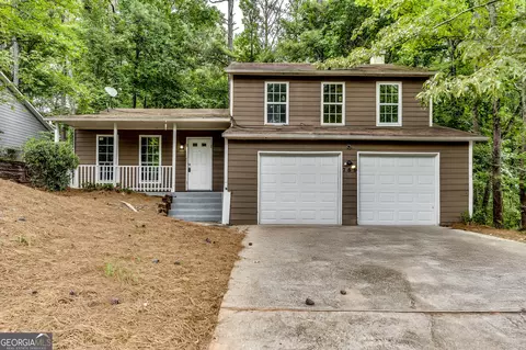 759 Greenhedge Dr, Stone Mountain, GA 30088