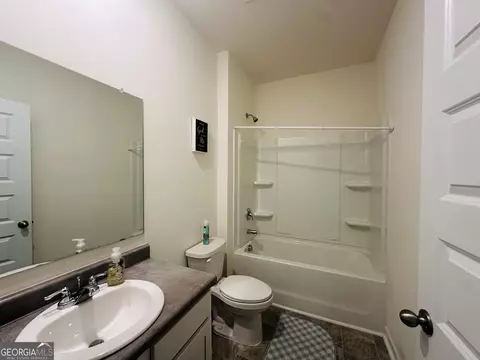 Bath - 236 Sullivan St, Hampton, GA 30228 photo 2 of 2