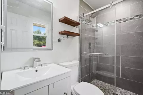 Bath - 110 Point View Ct, Tyrone, GA 30290 photo 6 of 6
