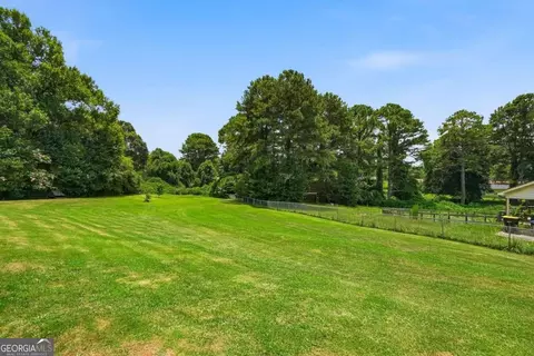 Exterior - 110 Point View Ct, Tyrone, GA 30290 photo 5 of 14