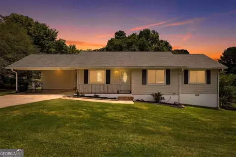 Exterior - 110 Point View Ct, Tyrone, GA 30290 photo 2 of 14