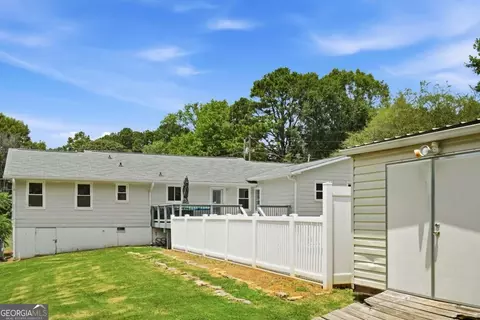 Exterior - 110 Point View Ct, Tyrone, GA 30290 photo 3 of 14