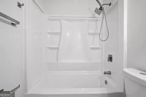 Bath - 110 Point View Ct, Tyrone, GA 30290 photo 5 of 6