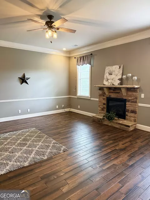 Living - 1869 Schofield Dr, Hampton, GA 30228 photo 2 of 6