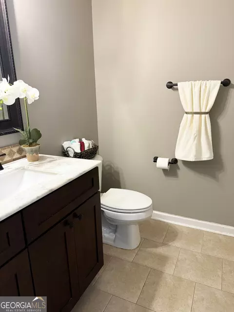 Bath - 1869 Schofield Dr, Hampton, GA 30228 photo 1 of 13