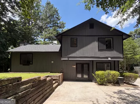 691 Millay Ct, Stone Mountain, GA 30088