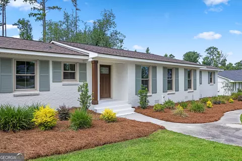 1203 Lakeview Dr, Valdosta, GA 31602
