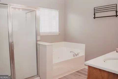 Bath - 607 Applegate Ln, Stockbridge, GA 30281 photo 2 of 2