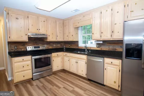 151 Greenbriar Trl, Lagrange, GA 30241 photo 4