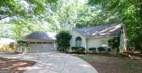 151 Greenbriar Trl, Lagrange, GA 30241 photo 1