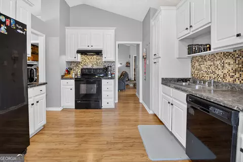 69 Alma Ct, Commerce, GA 30529 photo 9