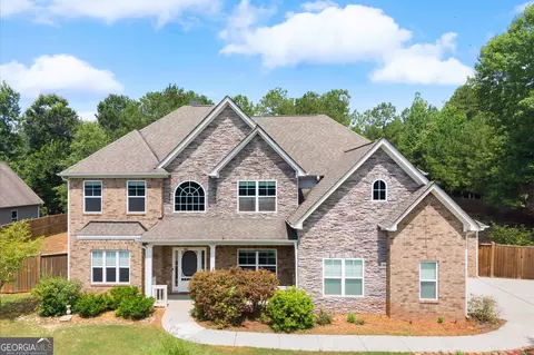 102 Gracie Gardens Ct, Newnan, GA 30263