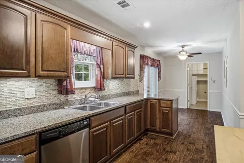 104 Elmwood Dr, Hampton, GA 30228 photo 11