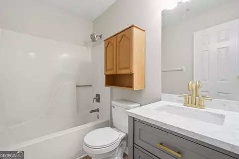 Bath - 135 Dunwick Ln, Mcdonough, GA 30253 photo 3 of 3