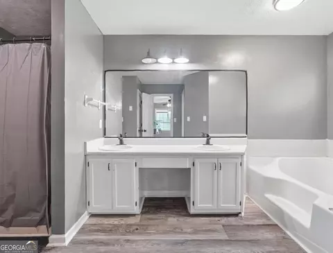 Bath - 135 Dunwick Ln, Mcdonough, GA 30253 photo 1 of 3