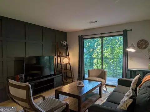 2657 Lenox Rd NE #204, Atlanta, GA 30324