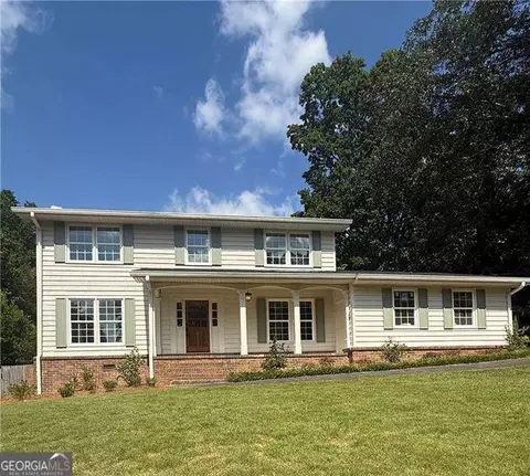 194 Pioneer Trl, Marietta, GA 30068