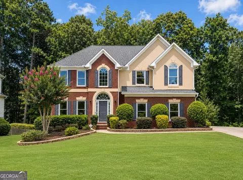 2155 Blackhawk Trl, Lawrenceville, GA 30043