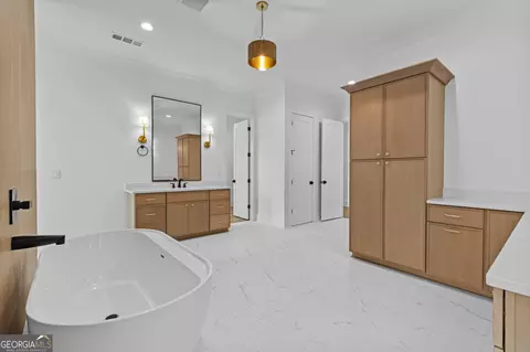 Bath - 3299 Bailey Rd, Dacula, GA 30019 photo 7 of 12