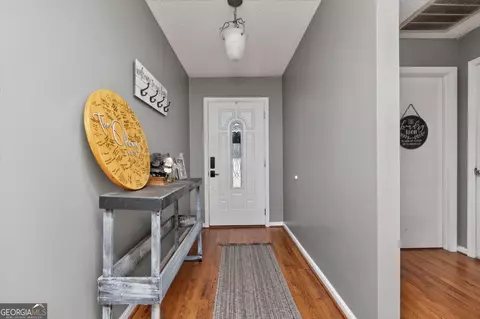 Entry Way - 214 Forest Mill Dr, Warner Robins, GA 31088 photo 2 of 3