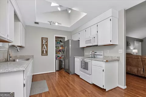 Kitchen - 214 Forest Mill Dr, Warner Robins, GA 31088 photo 3 of 7