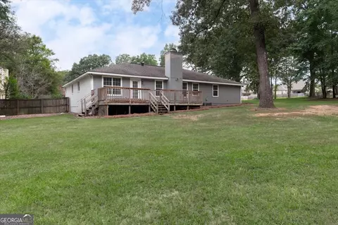 Exterior - 214 Forest Mill Dr, Warner Robins, GA 31088 photo 5 of 9