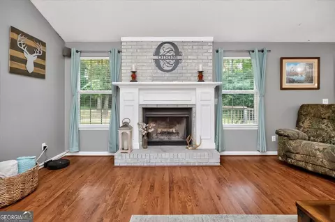 Living - 214 Forest Mill Dr, Warner Robins, GA 31088 photo 2 of 2