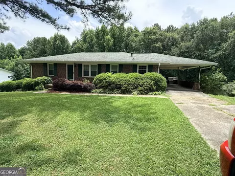 59 James St, Tallapoosa, GA 30176