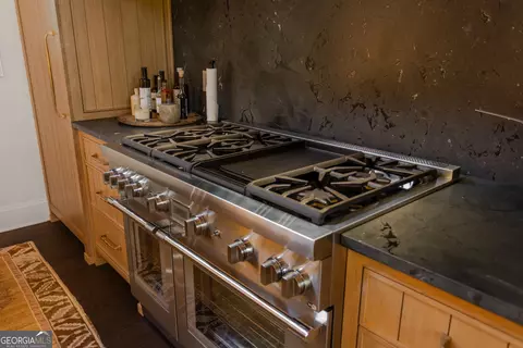 Kitchen - 1723 E Wildcat Rd, Clarkesville, GA 30523 photo 6 of 9