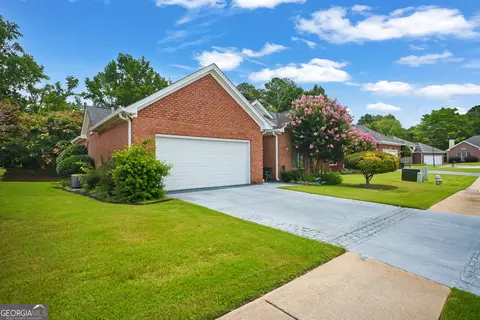 7650 Livingston Dr, Jonesboro, GA 30236