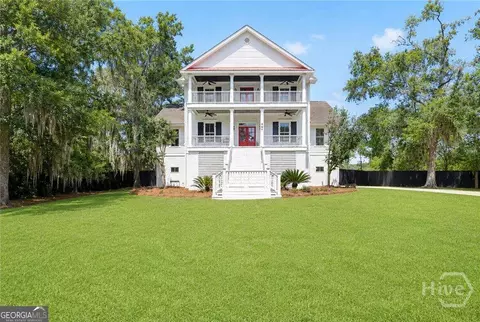 447 Sterling Woods Dr, Richmond Hill, GA 31324