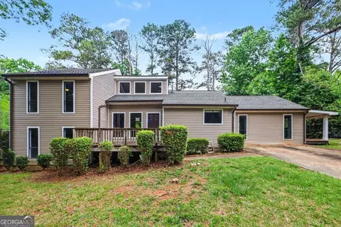 6742 Oakland Dr, Douglasville, GA 30135
