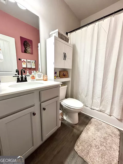 Bath - 240 New Image Dr, Lula, GA 30554 photo 2 of 4