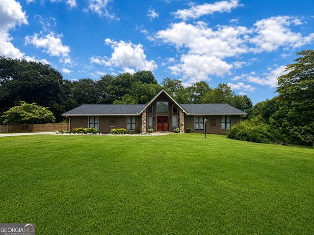 2184 Valley Creek Cir, Snellville, GA 30078