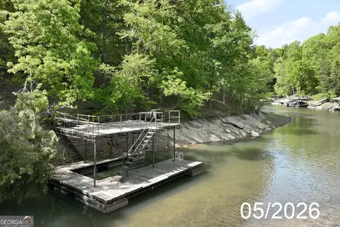 5042 Mckinsey Ln, Flowery Branch, GA 30542