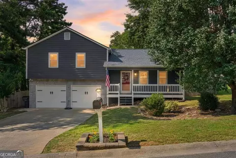 4983 Hunters Cove Dr, Acworth, GA 30101