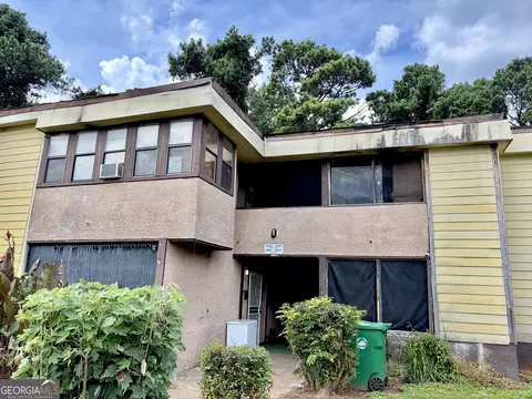 5945 Sutcliff Sq, Lithonia, GA 30058