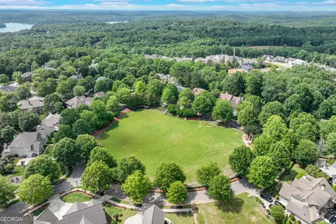 View/Area - 6878 S Bluff Ct, Gainesville, GA 30506 photo 9 of 12