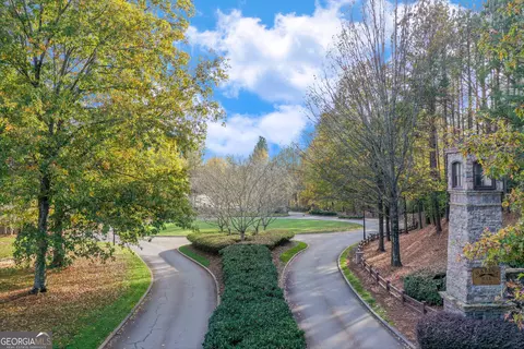 View/Area - 6878 S Bluff Ct, Gainesville, GA 30506 photo 10 of 12
