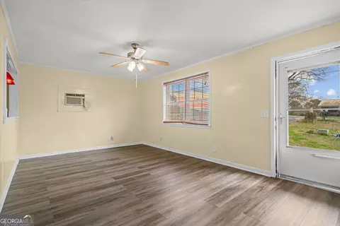 Living - 133 Rolling Acres 2nd St, Calhoun, GA 30701 photo 2 of 3