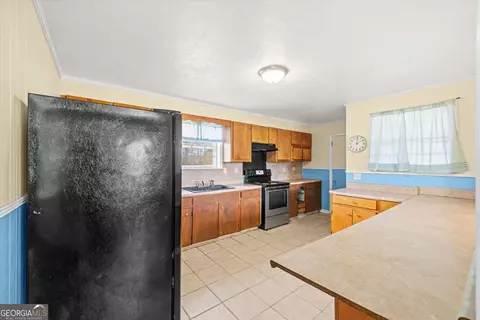 Kitchen - 133 Rolling Acres 2nd St, Calhoun, GA 30701 photo 2 of 6