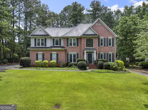 325 Trowbridge Ln, Lawrenceville, GA 30043
