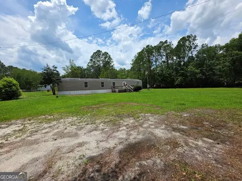 Exterior - 3889 Jacobs Dr, Blackshear, GA 31516 photo 2 of 4