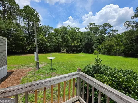 Exterior - 3889 Jacobs Dr, Blackshear, GA 31516 photo 3 of 4