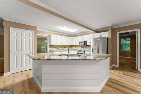 Kitchen - 1961 Cedar Bluff Rd, Monroe, GA 30656 photo 4 of 5