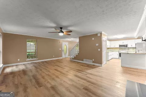 Living - 1961 Cedar Bluff Rd, Monroe, GA 30656 photo 4 of 6